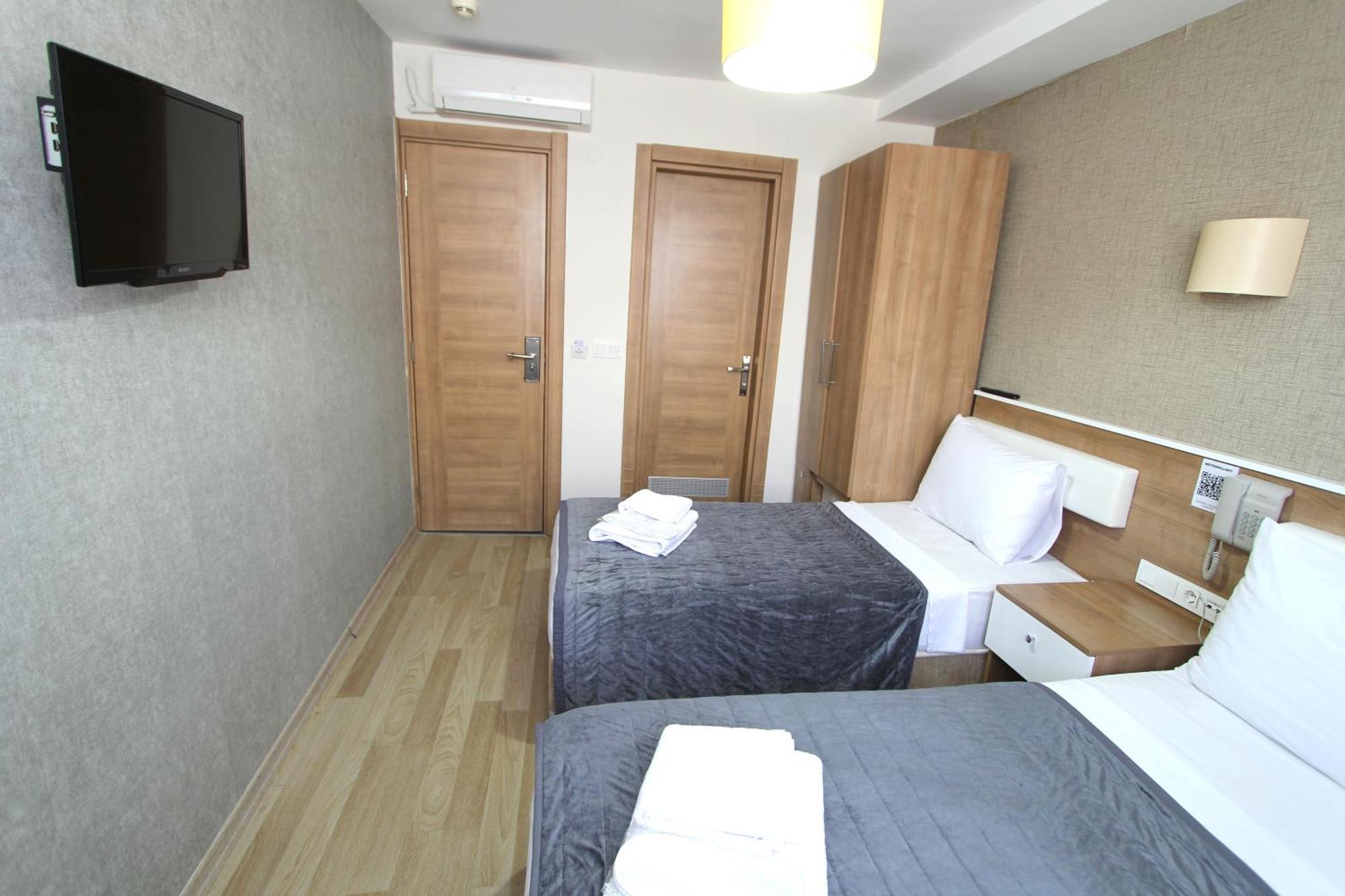 Metrohill Hotel *